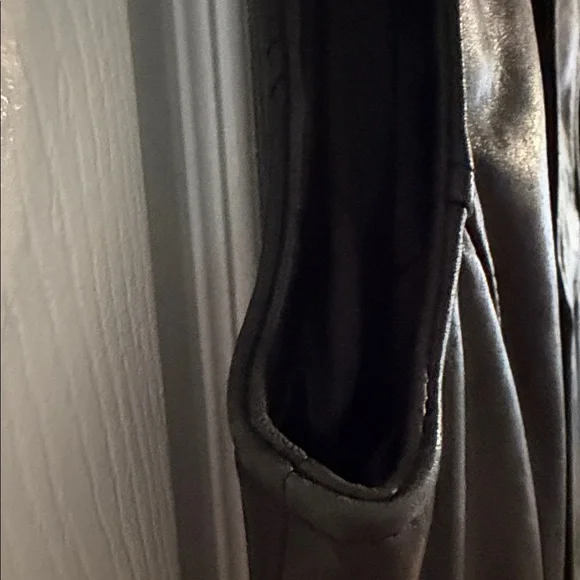 Vintage Wilsons Pelle Studio Women's Sleek Black Leather Vest - size Medium - Picture 9 of 10